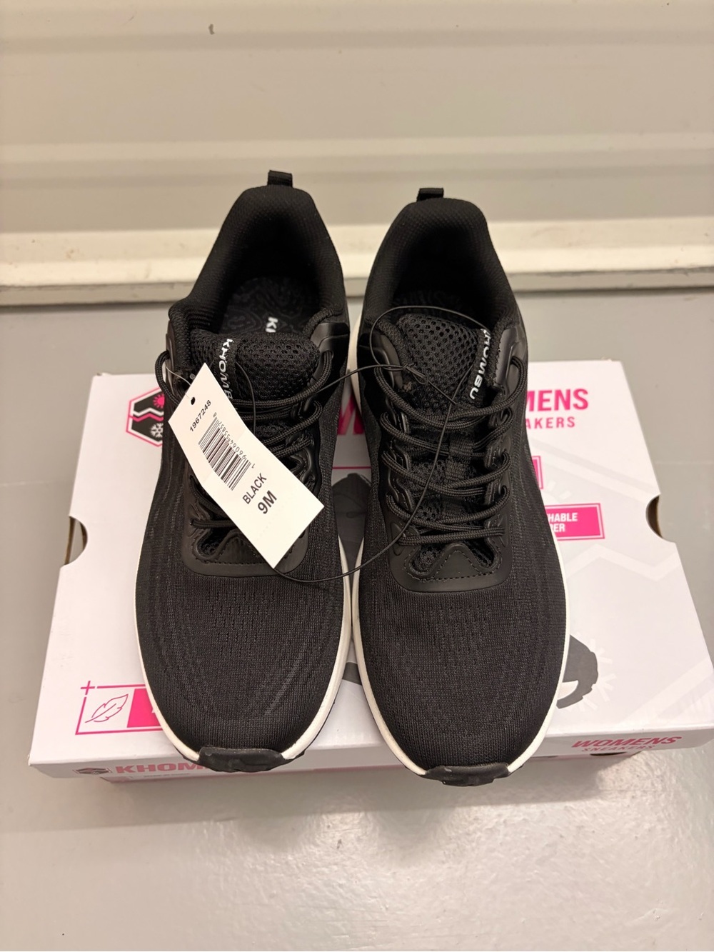 Khombu Patan Black Lightweight Mesh Memory Foam Sneakers Women's Size 9M NEW